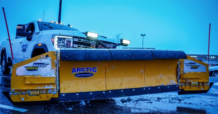 Arctic Razorback Snowplow